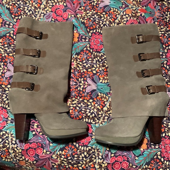 New Report Monroe Grey Suede Boots with buckles Size 10 - Picture 2 of 12
